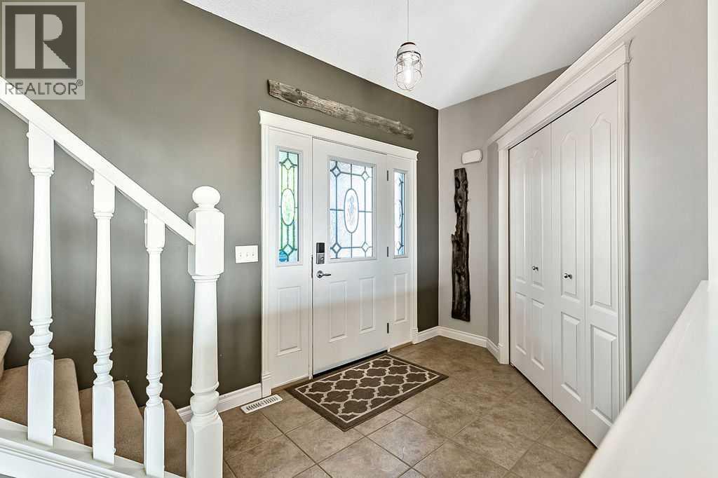 521 Westmount Close, Okotoks, Alberta  T1S 0B7 - Photo 6 - A2267688