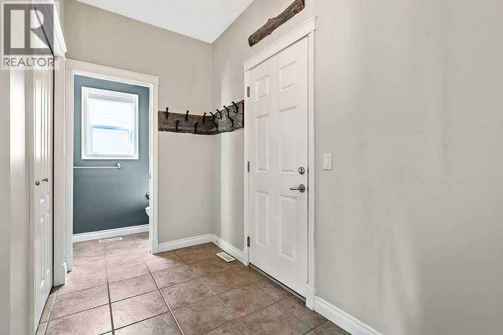 521 Westmount Close, Okotoks, Alberta  T1S 0B7 - Photo 17 - A2267688