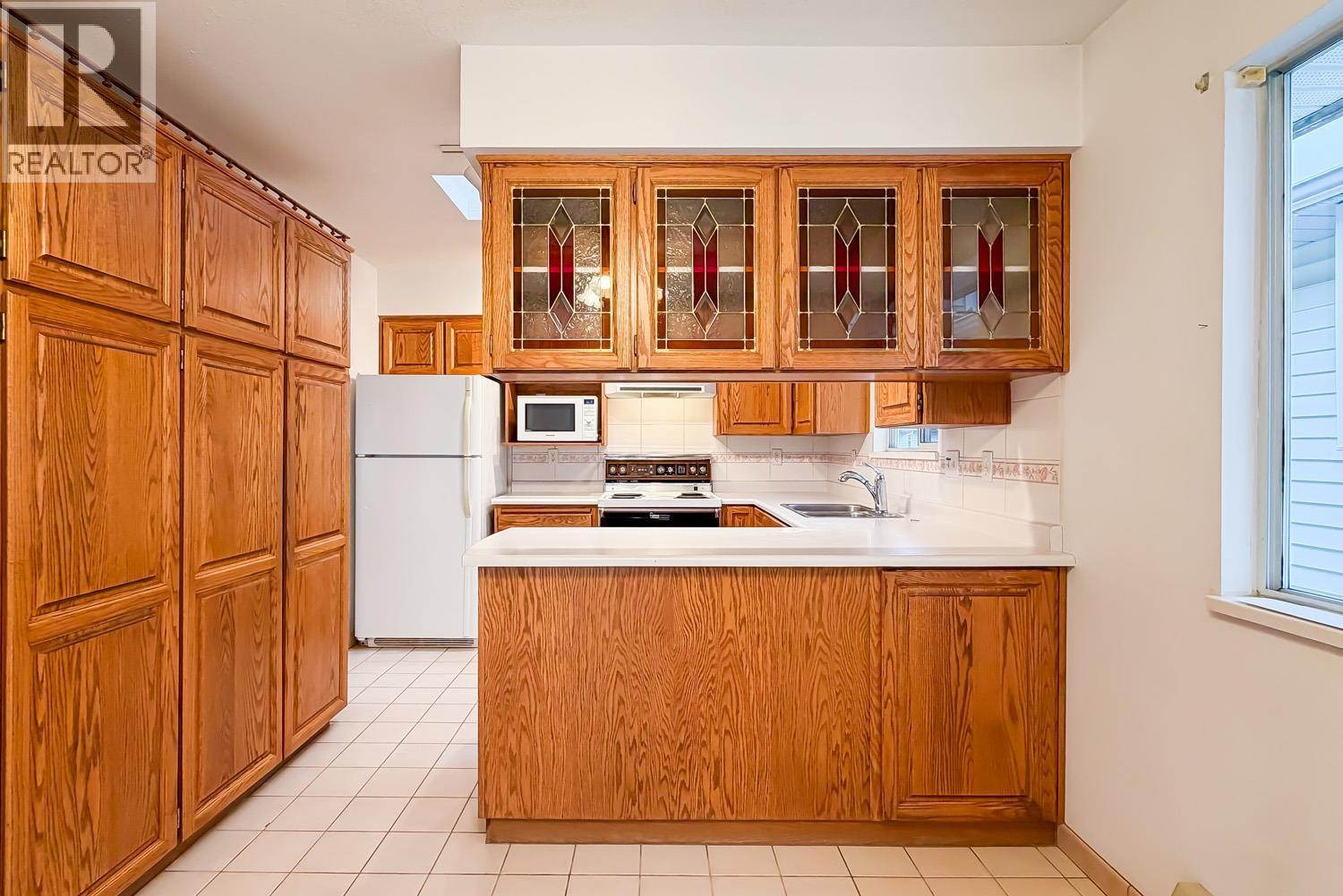 7459 Holly Street, Burnaby, British Columbia  V5E 2C3 - Photo 7 - R3073506