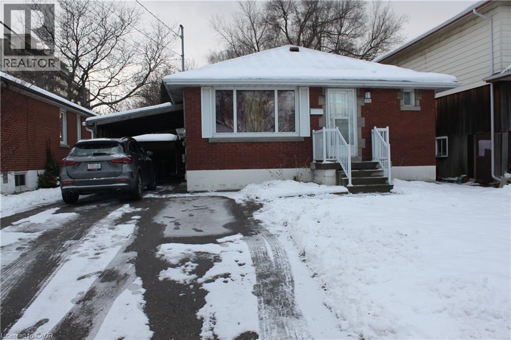 <div class="slider-price">$1,500 Monthly</div><p>696 Ninth Avenue Unit# 2, Hamilton, Ontario</p>