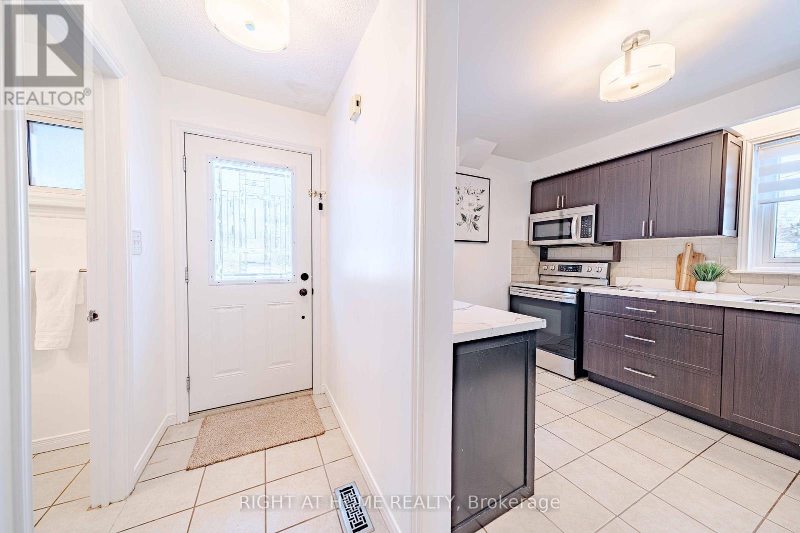 1347 Astra Court, Oshawa, Ontario  L1K 1H6 - Photo 5 - E12628952