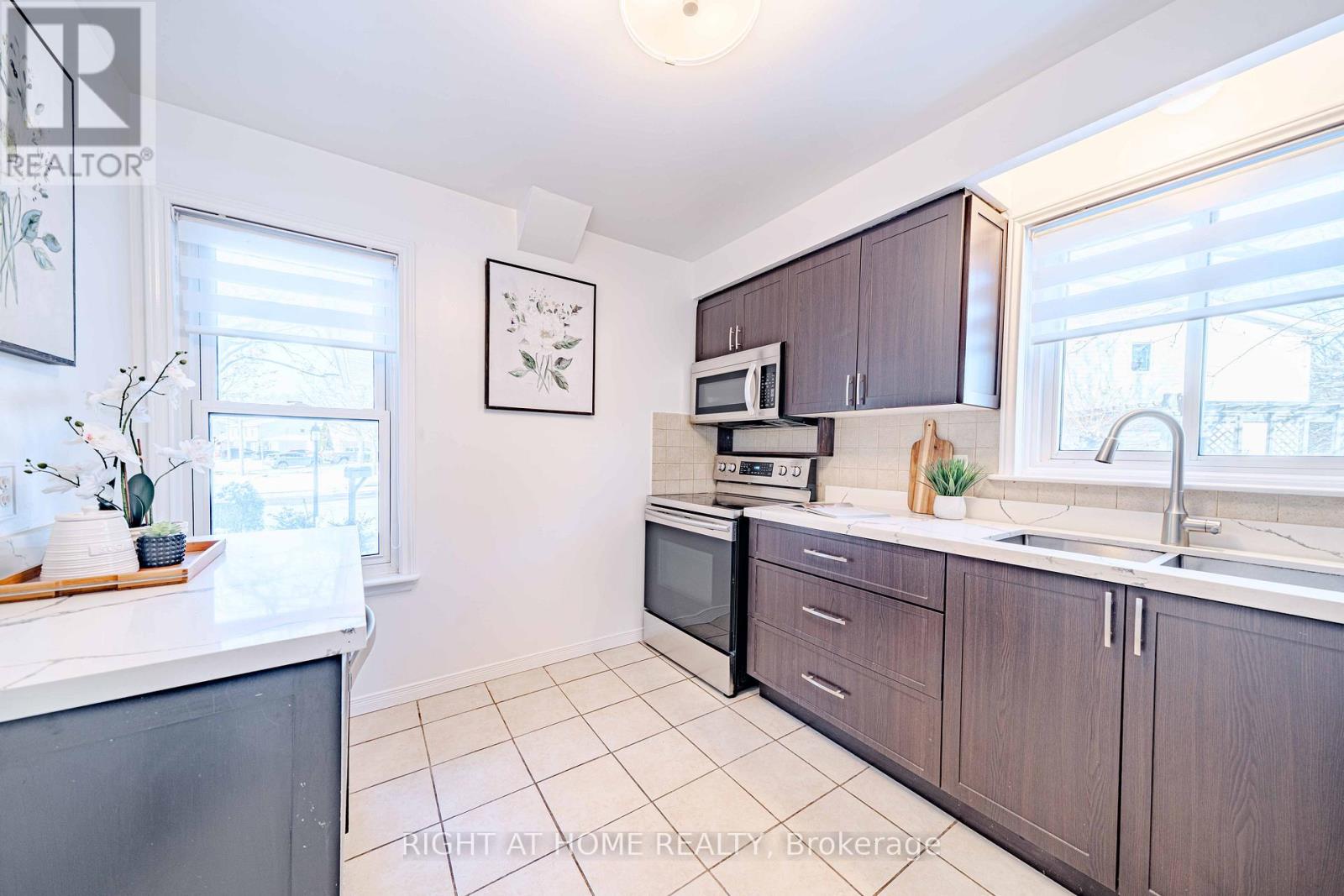 1347 Astra Court, Oshawa, Ontario  L1K 1H6 - Photo 8 - E12628952