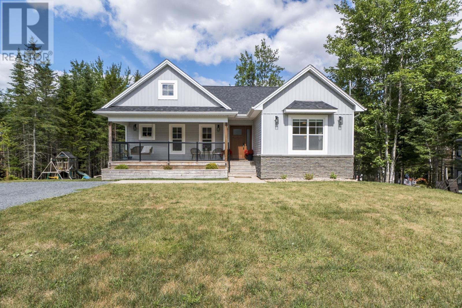 31 Hemlock Drive, Stewiacke, Nova Scotia  B0N 2J0 - Photo 2 - 202521284