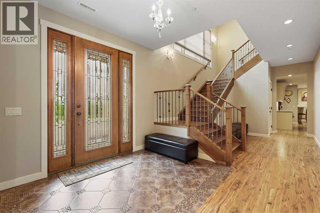 215 Patton Court Sw, Calgary, Alberta  T2V 5G4 - Photo 4 - A2234328