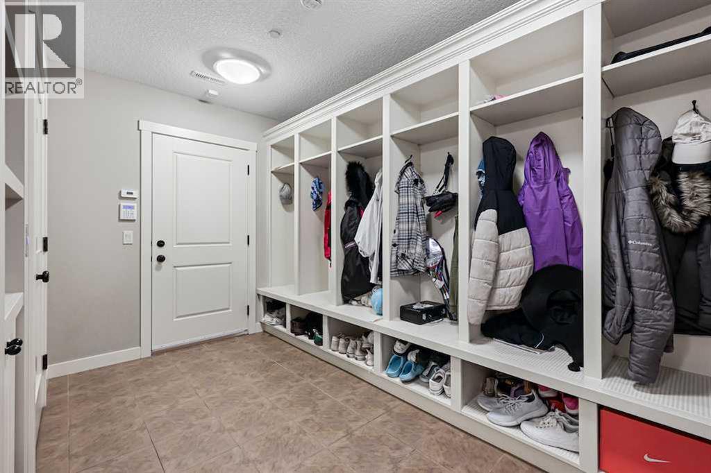 215 Patton Court Sw, Calgary, Alberta  T2V 5G4 - Photo 32 - A2234328