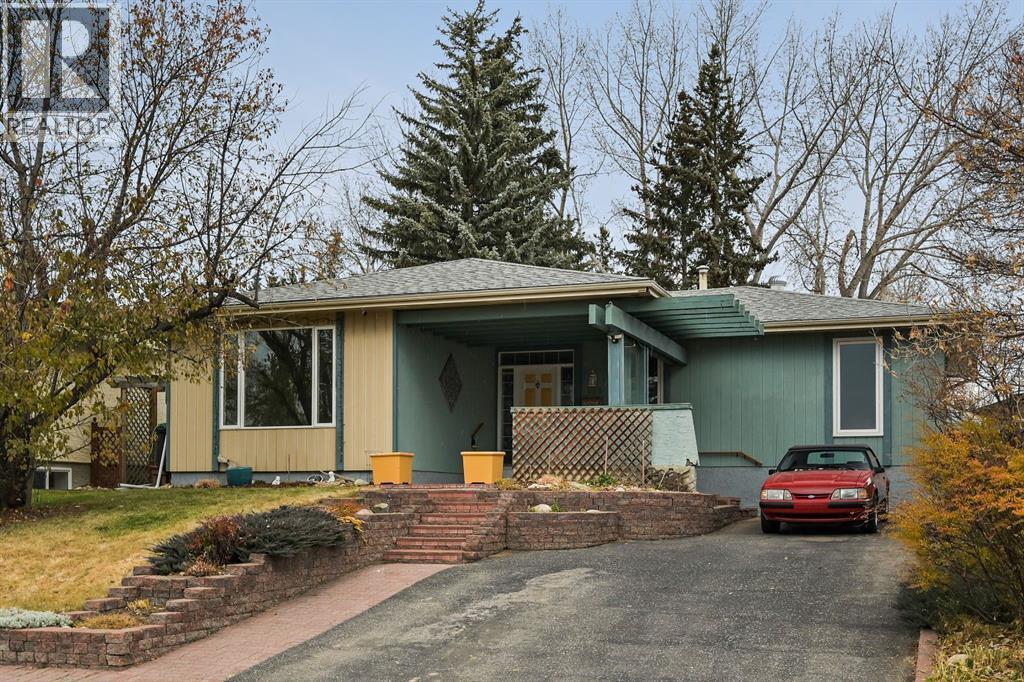 328 Norseman Road Nw, Calgary, Alberta  T2K 5M5 - Photo 3 - A2270434