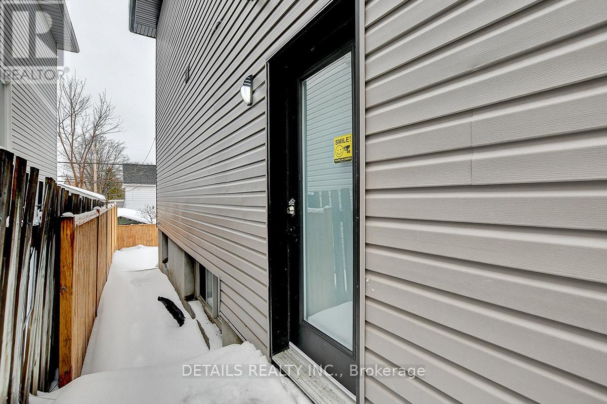 B - 285 B Montfort Street, Ottawa, Ontario  K1L 5N7 - Photo 2 - X12628976
