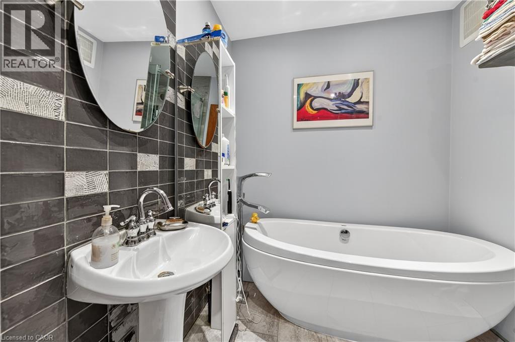 579 Upper Sherman Avenue, Hamilton, Ontario L8V 3L9 - Photo 21 - 40775000