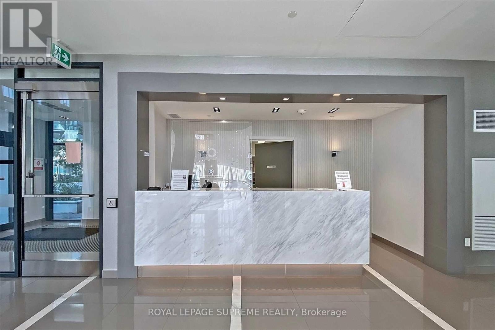 1402 - 75 Oneida Crescent, Richmond Hill, Ontario  L4B 0H3 - Photo 3 - N12628990