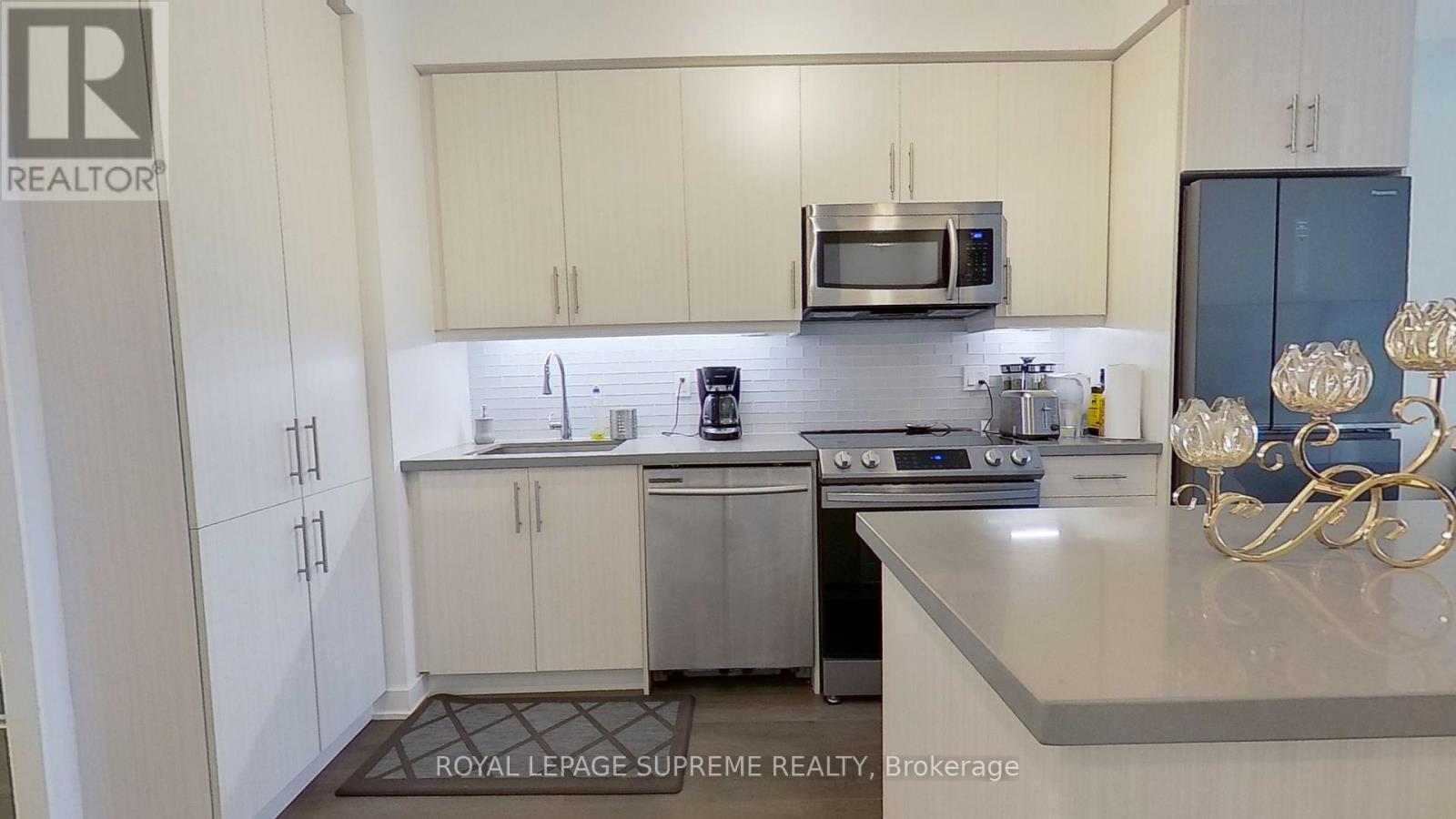 1402 - 75 Oneida Crescent, Richmond Hill, Ontario  L4B 0H3 - Photo 8 - N12628990