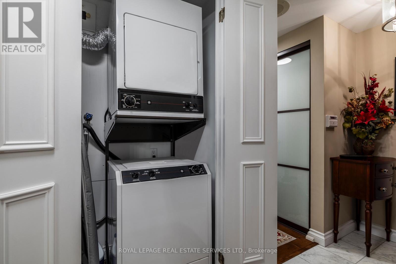 2812 - 1 Palace Pier Court, Toronto, Ontario  M8V 3W9 - Photo 10 - W12628994