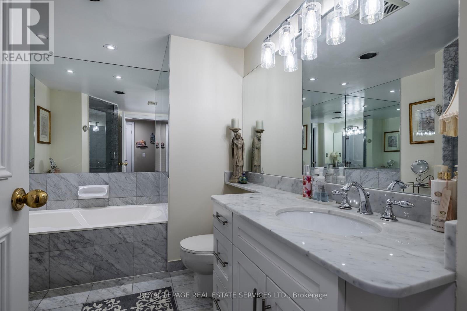 2812 - 1 Palace Pier Court, Toronto, Ontario  M8V 3W9 - Photo 8 - W12628994