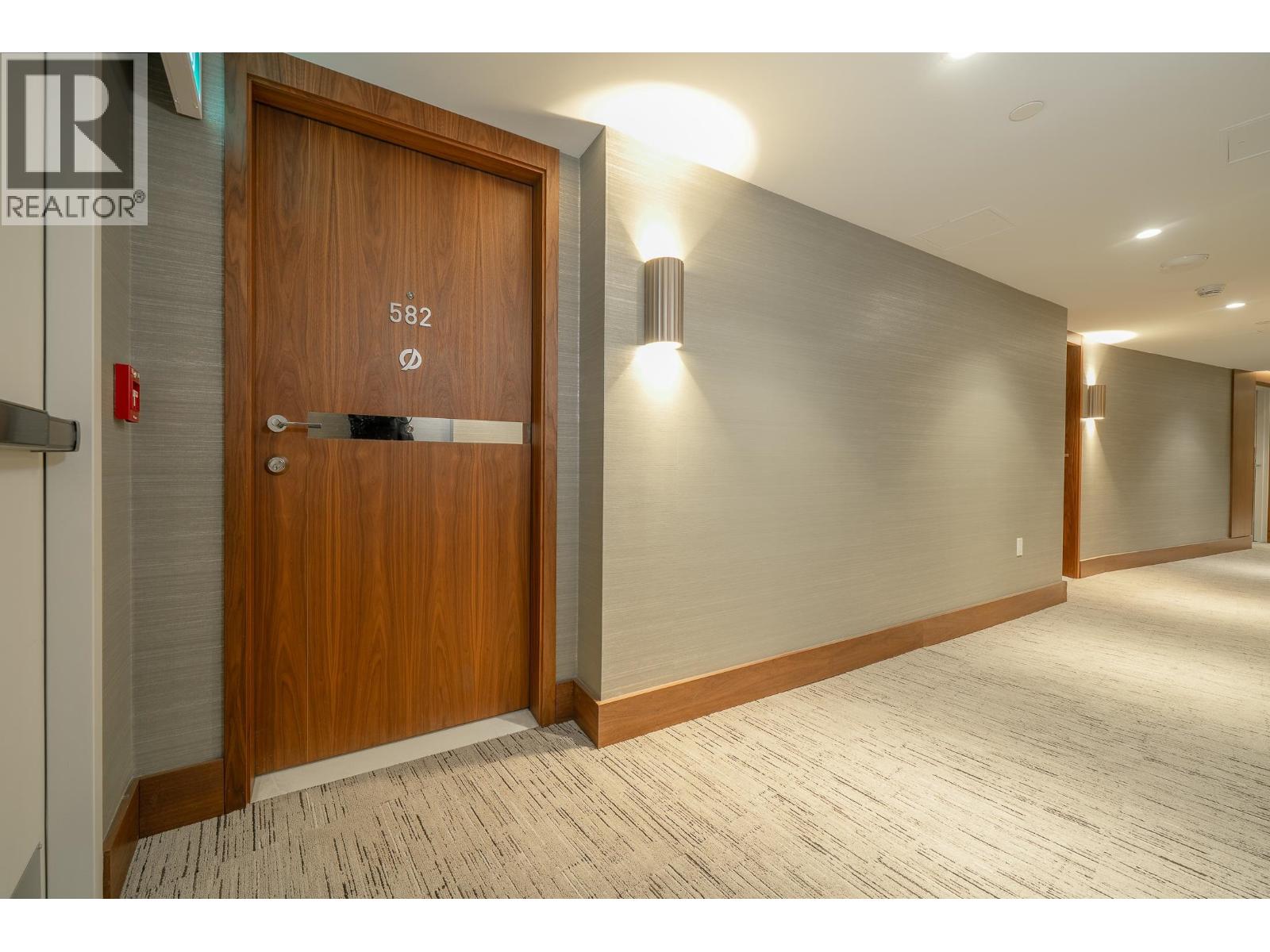 582 8608 Hazelbridge Way, Richmond, British Columbia  V6X 0W2 - Photo 4 - R3073374