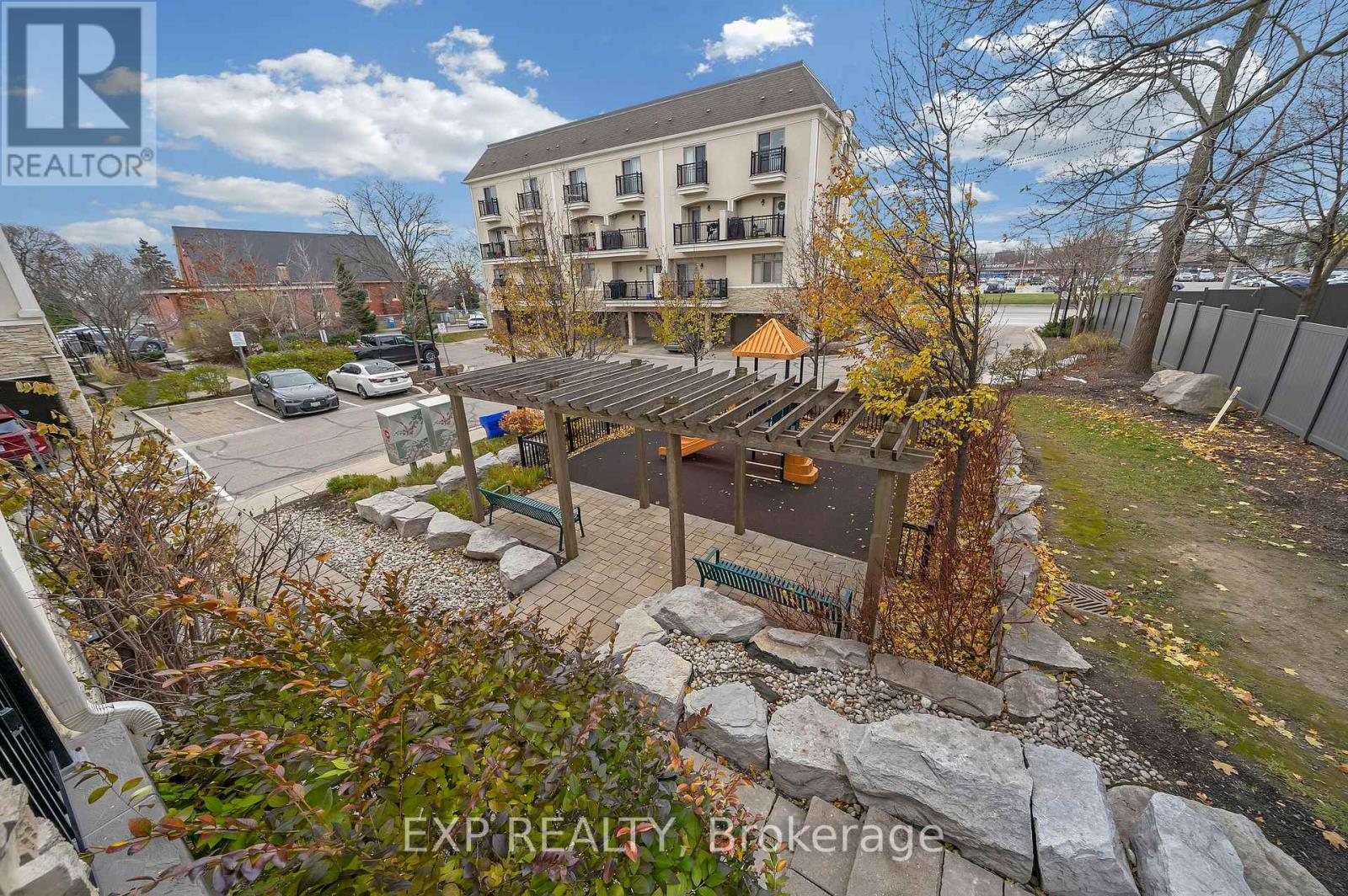 18 - 3077 Cawthra Road, Mississauga, Ontario L5A 2X4 - Photo 18 - W12589028