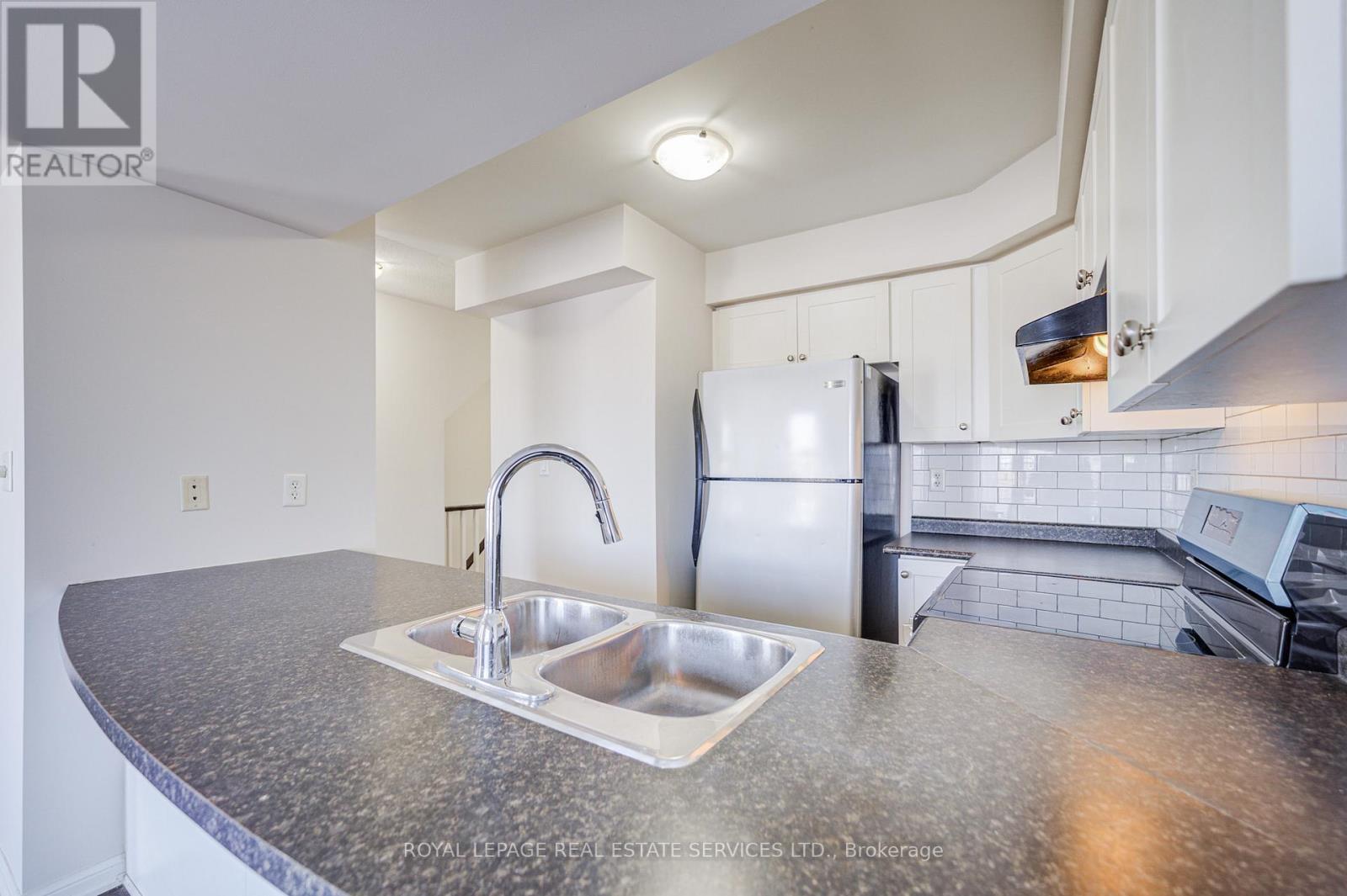 2614 Dashwood Drive, Oakville, Ontario  L6M 0K5 - Photo 19 - W12627280