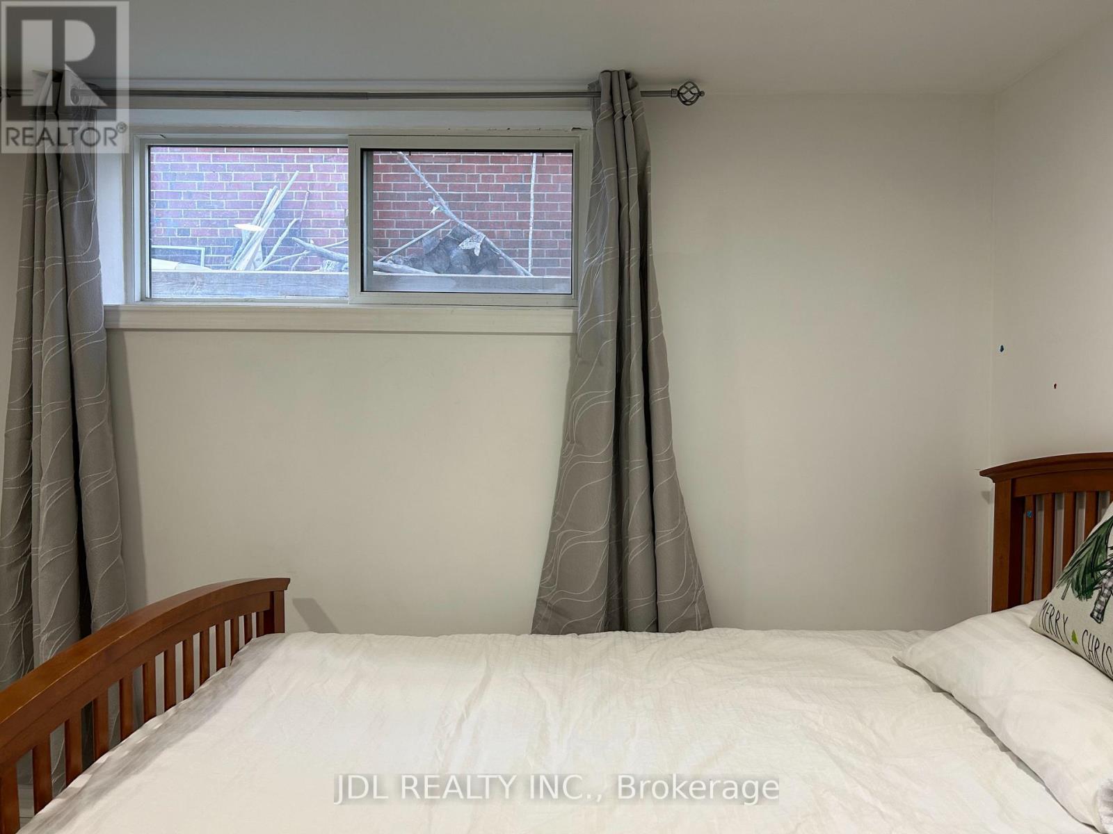Unit C - 80 Mosedale Cres Crescent, Toronto, Ontario  M2J 3A4 - Photo 3 - C12561134