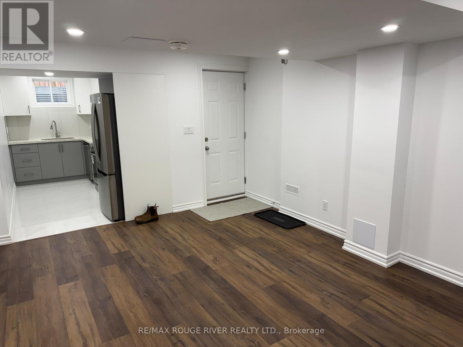 131 Sharplin Drive, Ajax, Ontario  L1Z 0P3 - Photo 6 - E12629004