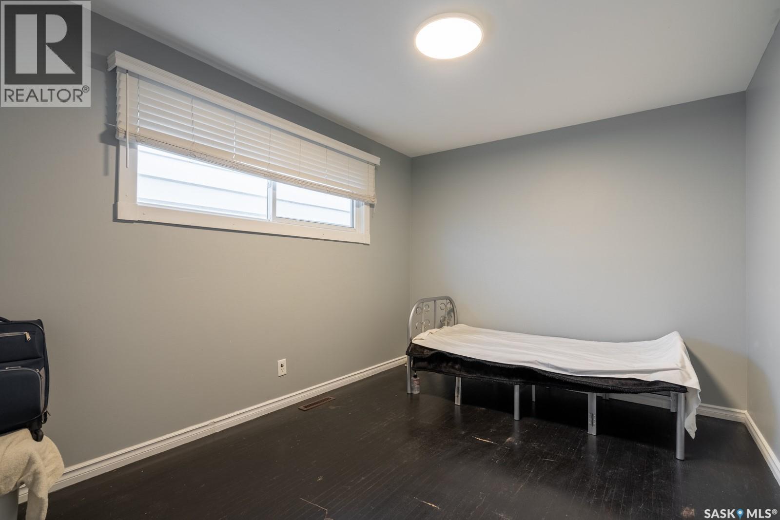 1321 Victoria Avenue, Regina, Saskatchewan  S4P 0P2 - Photo 8 - SK020949