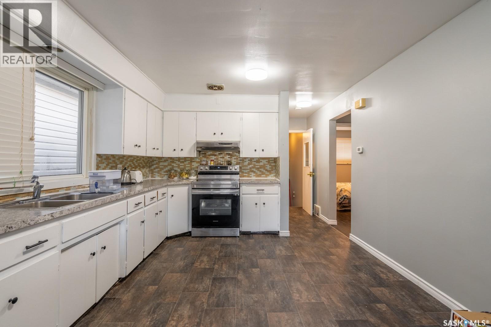 1321 Victoria Avenue, Regina, Saskatchewan  S4P 0P2 - Photo 7 - SK020949