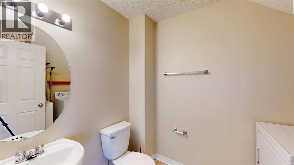 117 Kodiak Crescent, Fort Mcmurray, Alberta T9K 2L9 - Photo 5 - A2273516