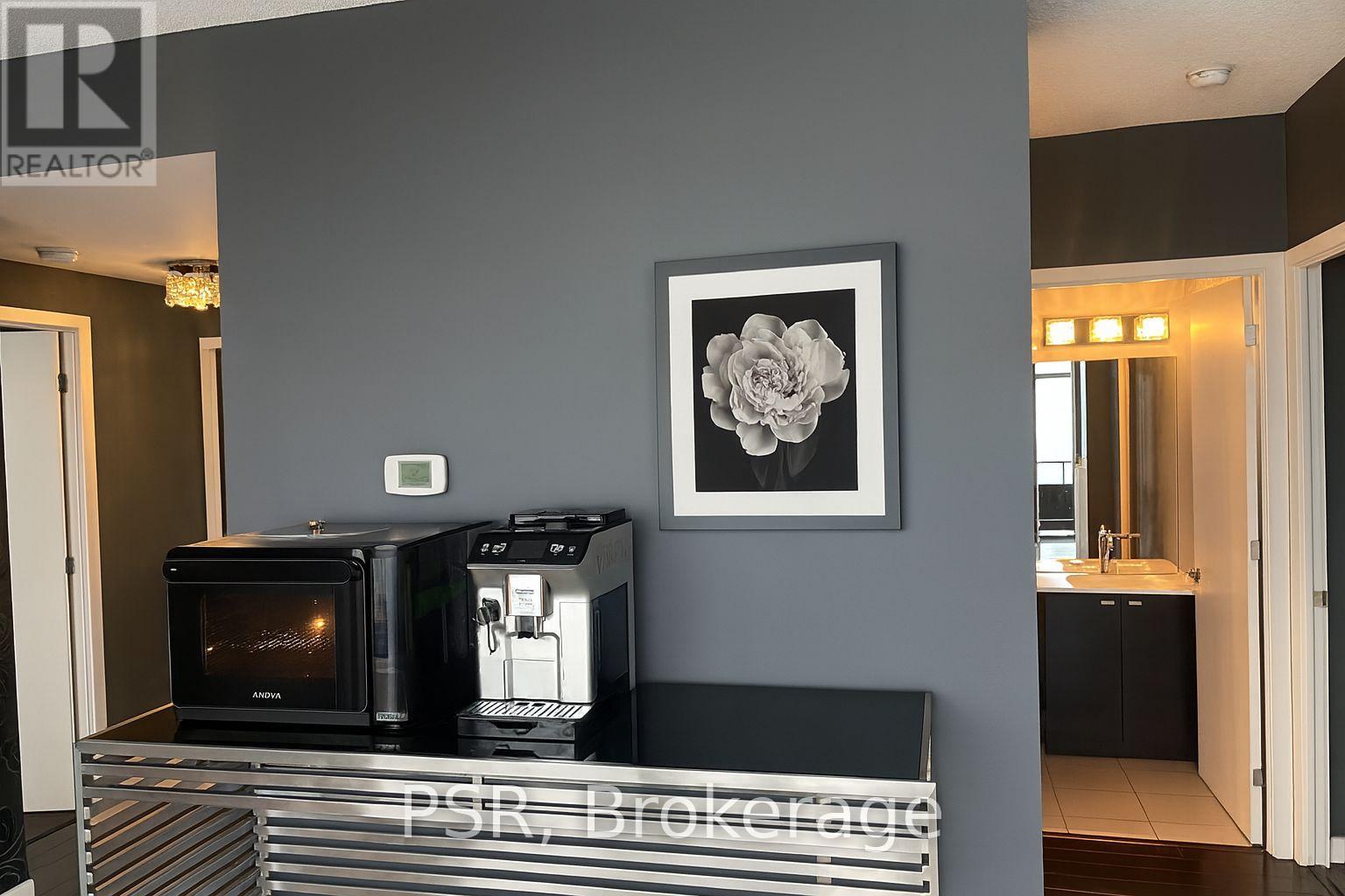 2104 - 103 The Queens Way, Toronto, Ontario  M6S 5B3 - Photo 4 - W12629006