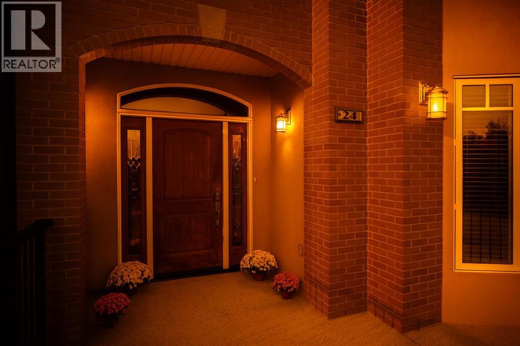 24 Aspen Meadows Green Sw, Calgary, Alberta  T3H 5J9 - Photo 3 - A2255830