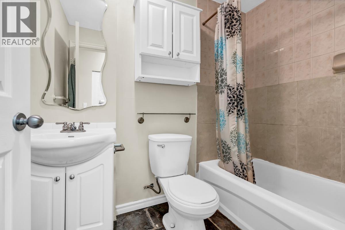 1400 Meadowview Court, Coquitlam, British Columbia  V3E 2R9 - Photo 27 - R3073536