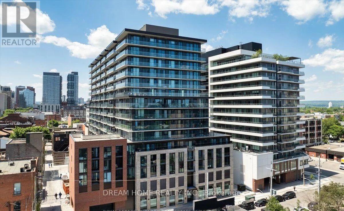 <div class="slider-price">$1,650 Monthly</div><p>728 - 1 Jarvis St Street, Hamilton, Ontario</p>