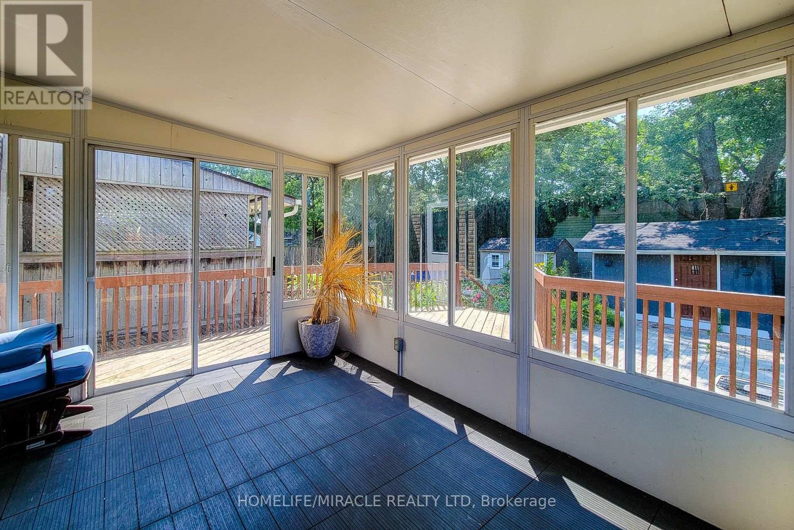 4433 Meadowvale Drive, Niagara Falls, Ontario  L2E 5W8 - Photo 10 - X12629030