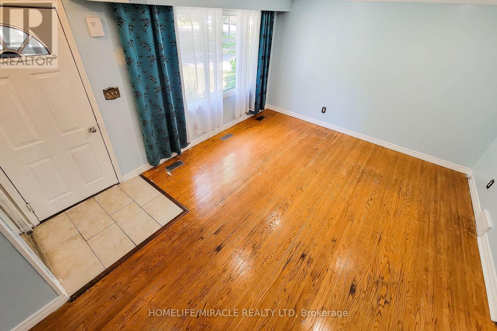 4433 Meadowvale Drive, Niagara Falls, Ontario  L2E 5W8 - Photo 17 - X12629030