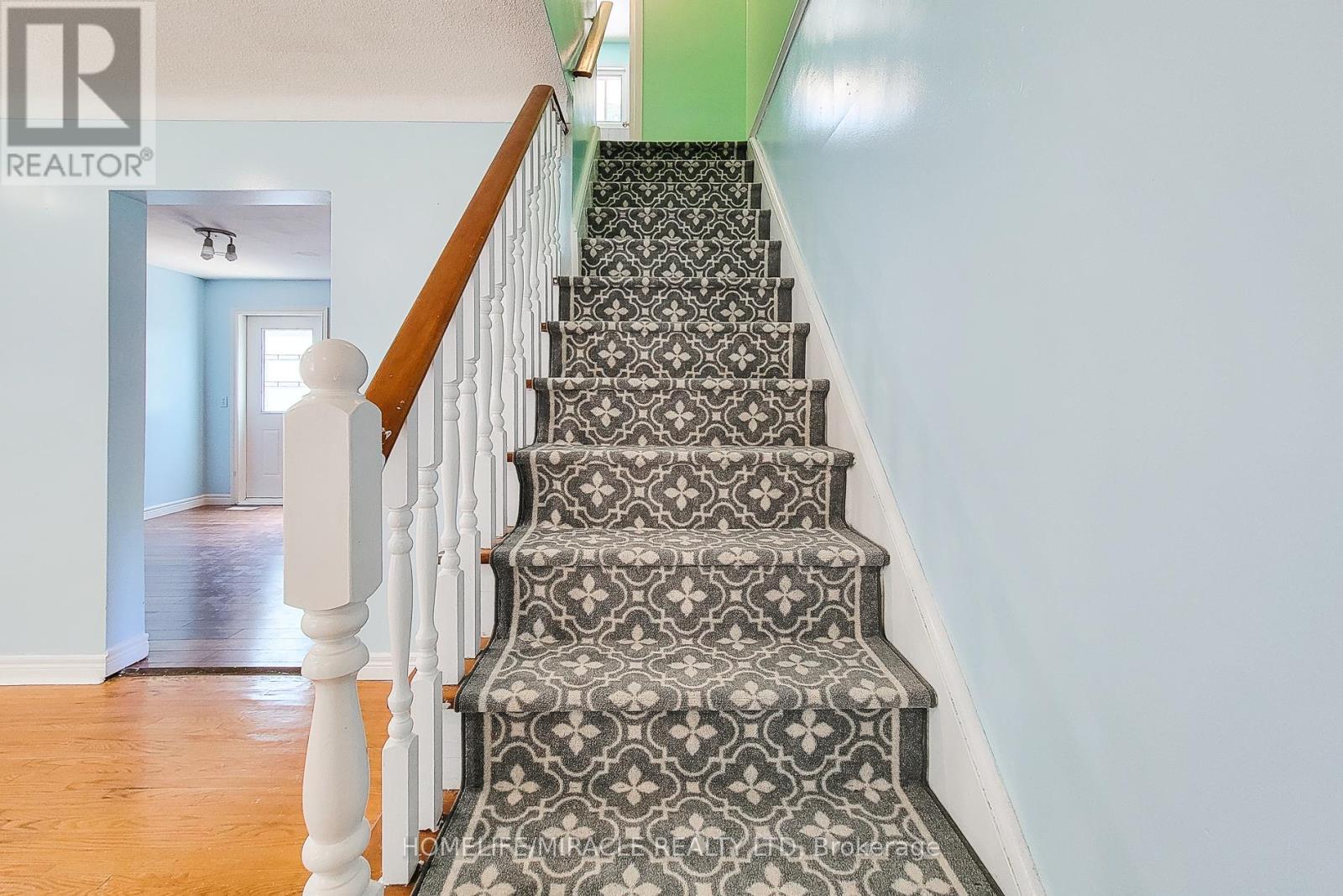 4433 Meadowvale Drive, Niagara Falls, Ontario  L2E 5W8 - Photo 24 - X12629030