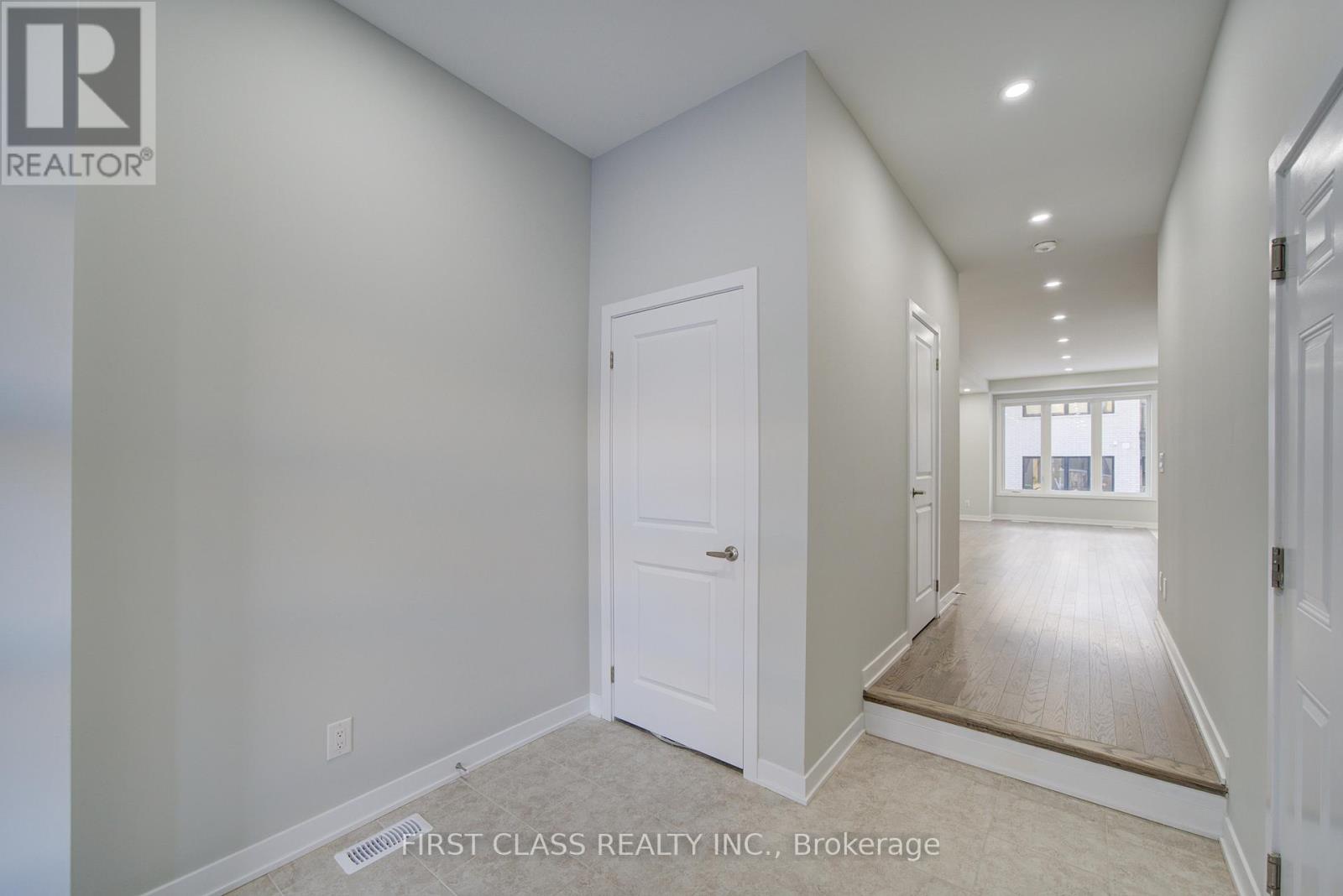 24 Freeman Williams Street, Markham, Ontario  L6C 3M8 - Photo 6 - N12627430