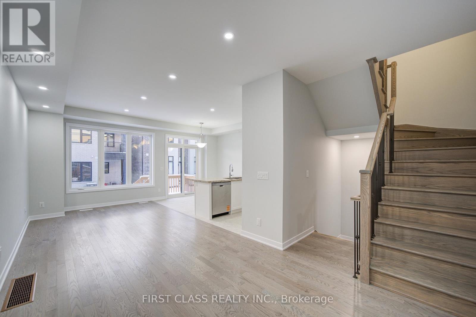 24 Freeman Williams Street, Markham, Ontario  L6C 3M8 - Photo 9 - N12627430