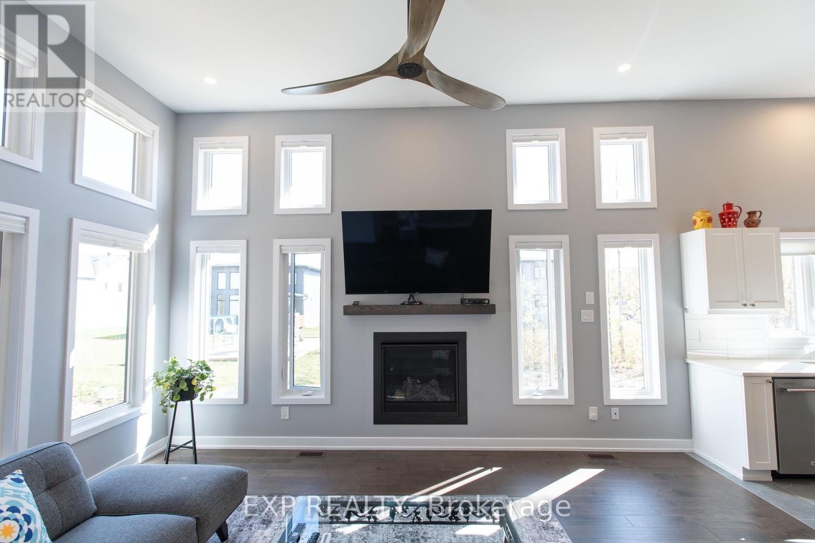 111 Frank Fisher Crescent, Mississippi Mills, Ontario  K0A 1A0 - Photo 16 - X12629038