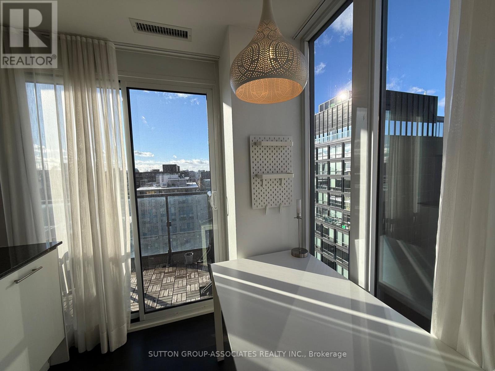 1608 - 435 Richmond Street W, Toronto, Ontario  M5V 1Y1 - Photo 3 - C12629040