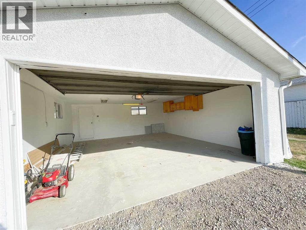 404 Whitney, Carmangay, Alberta  T0L 0N0 - Photo 28 - A2255792