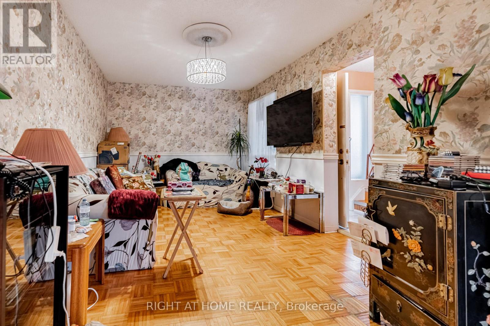 4278 Sawmill Valley Drive, Mississauga, Ontario  L5L 3M9 - Photo 18 - W12545416