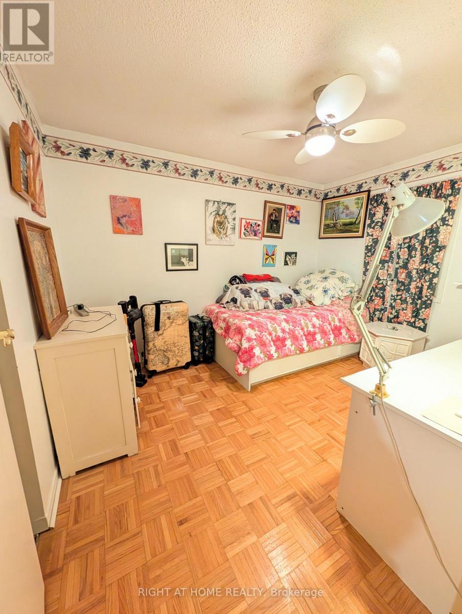 4278 Sawmill Valley Drive, Mississauga, Ontario  L5L 3M9 - Photo 32 - W12545416