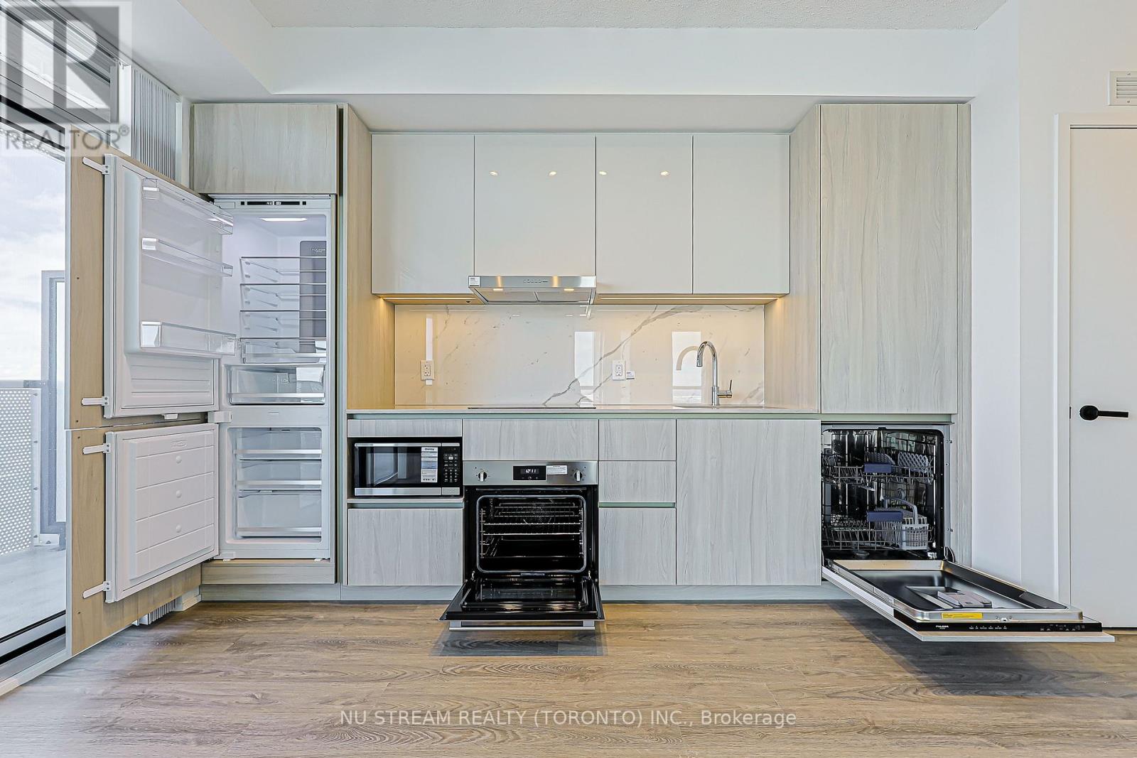 4106 - 8 Interchange Way, Vaughan, Ontario  L4K 0R2 - Photo 19 - N12620734