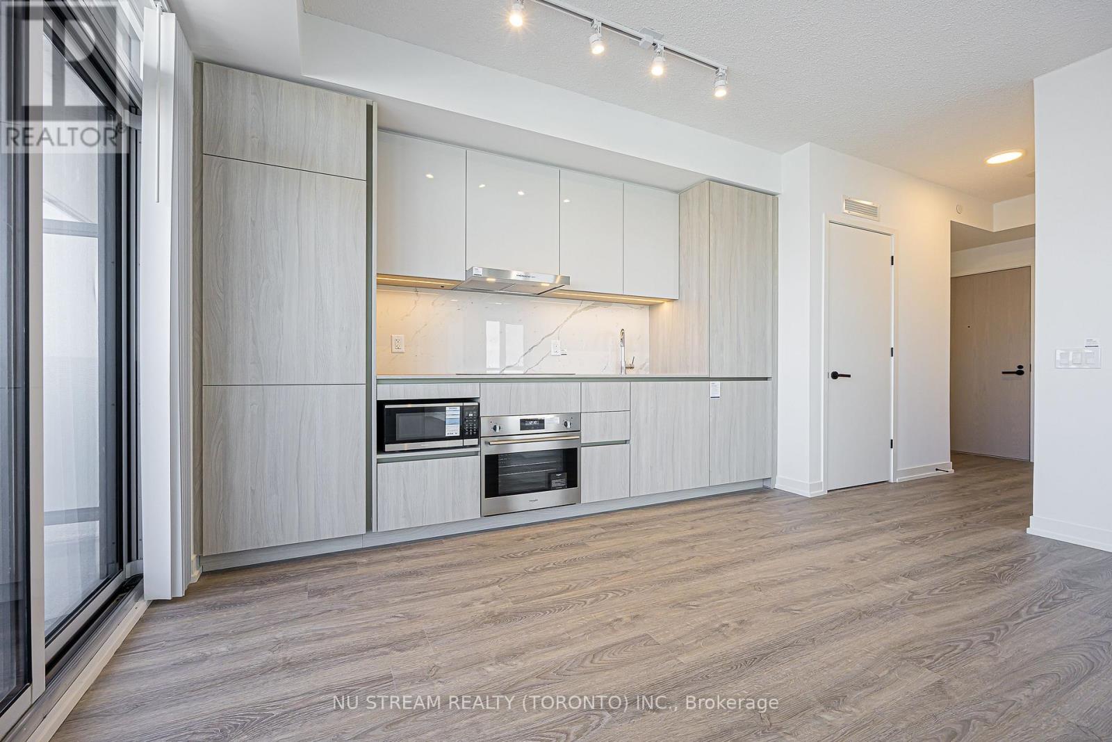 4106 - 8 Interchange Way, Vaughan, Ontario  L4K 0R2 - Photo 13 - N12620734