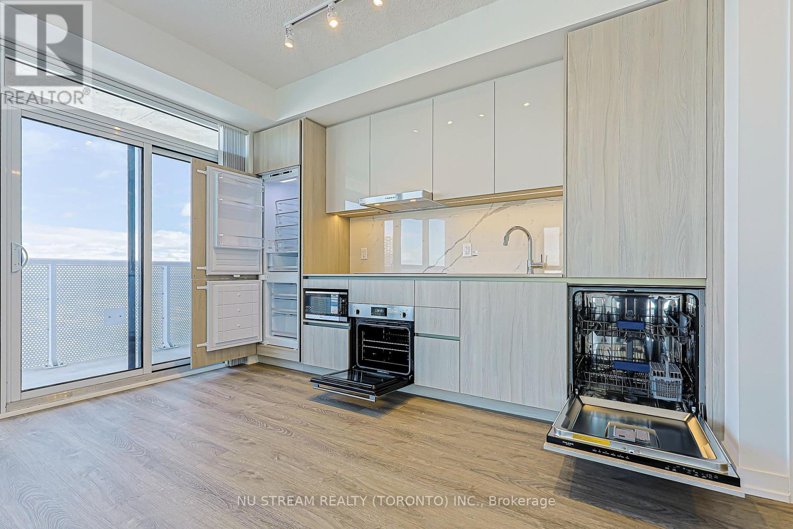 4106 - 8 Interchange Way, Vaughan, Ontario  L4K 0R2 - Photo 20 - N12620734