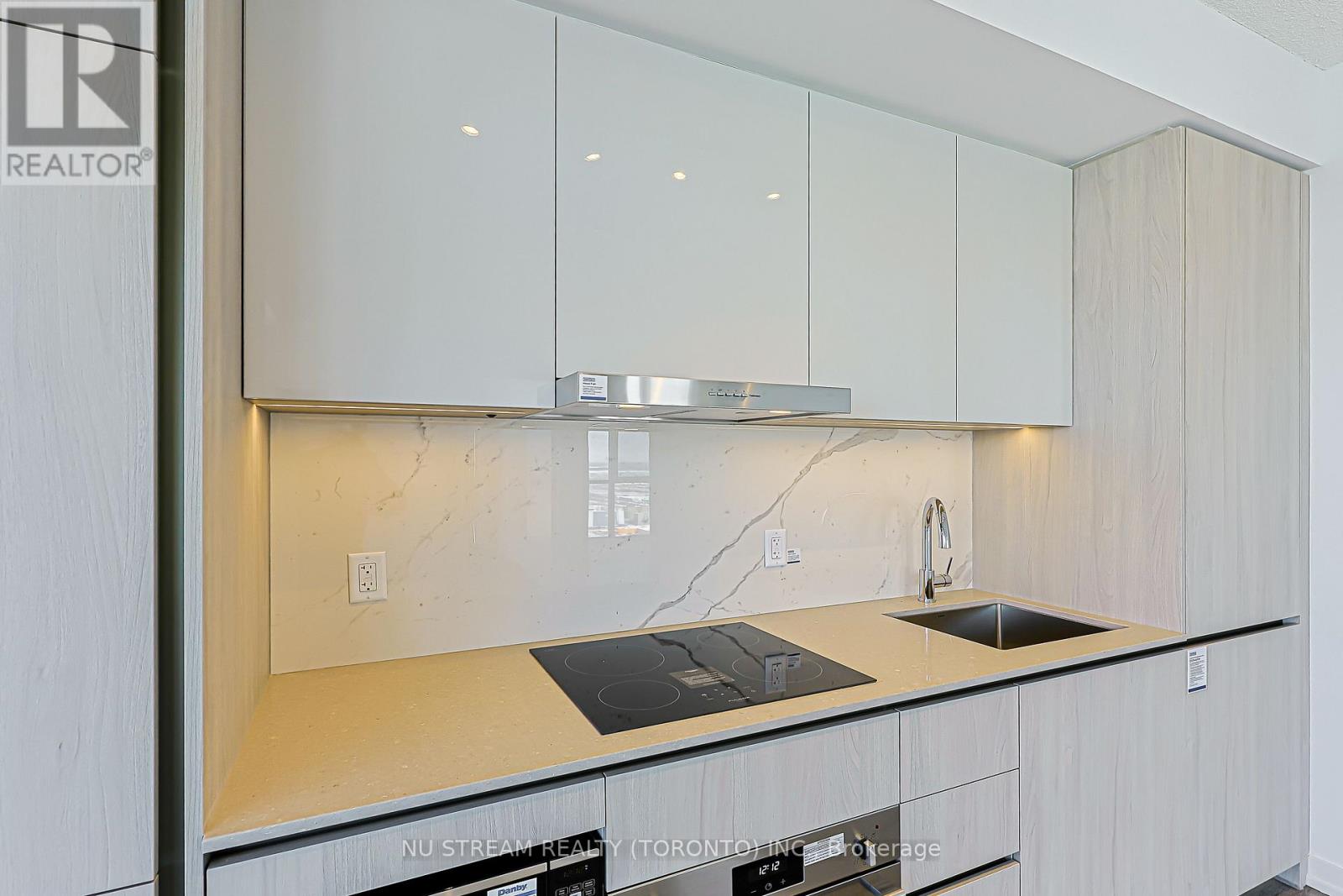 4106 - 8 Interchange Way, Vaughan, Ontario  L4K 0R2 - Photo 18 - N12620734