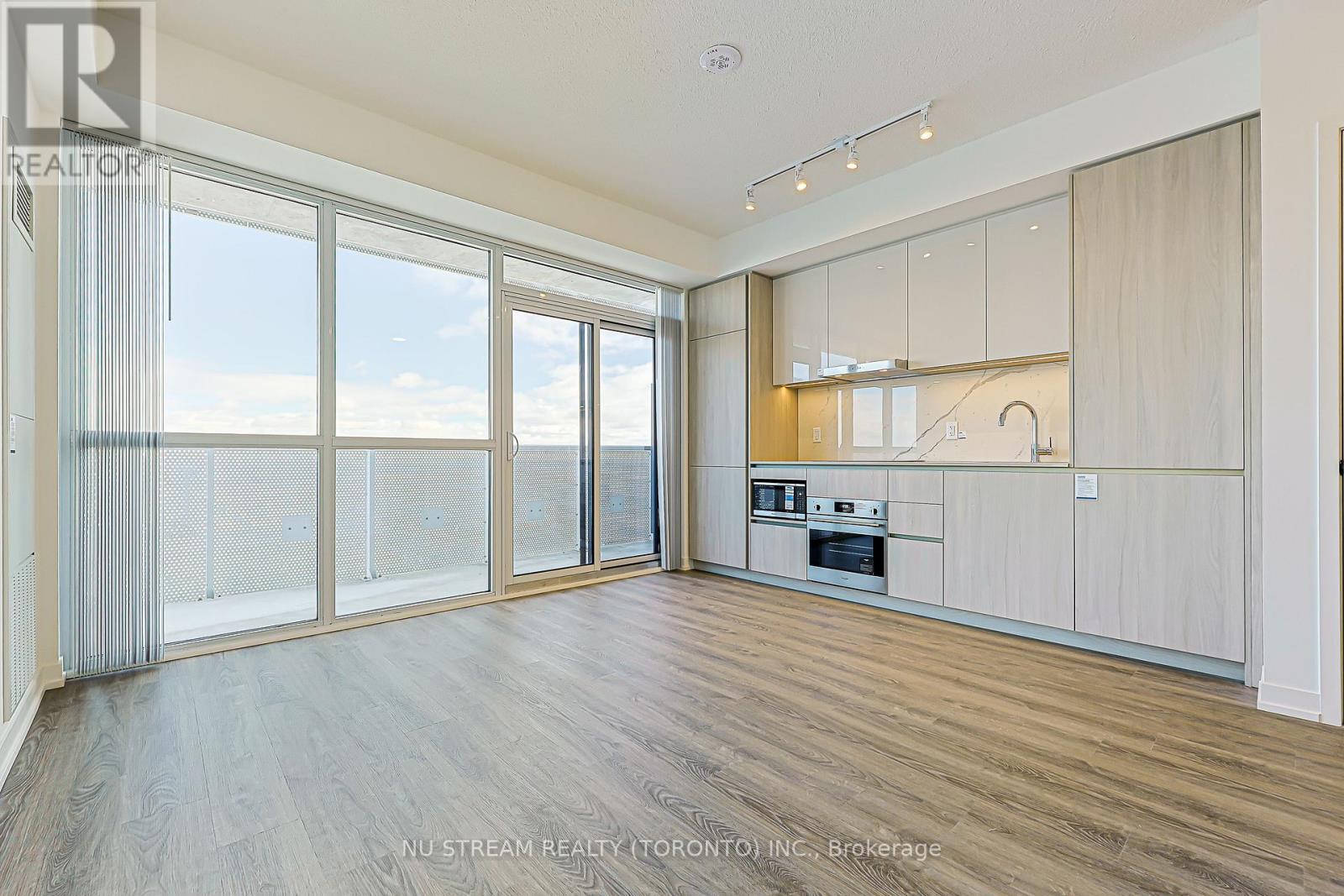 4106 - 8 Interchange Way, Vaughan, Ontario  L4K 0R2 - Photo 10 - N12620734