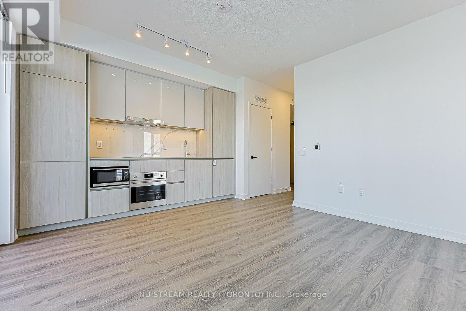 4106 - 8 Interchange Way, Vaughan, Ontario  L4K 0R2 - Photo 12 - N12620734