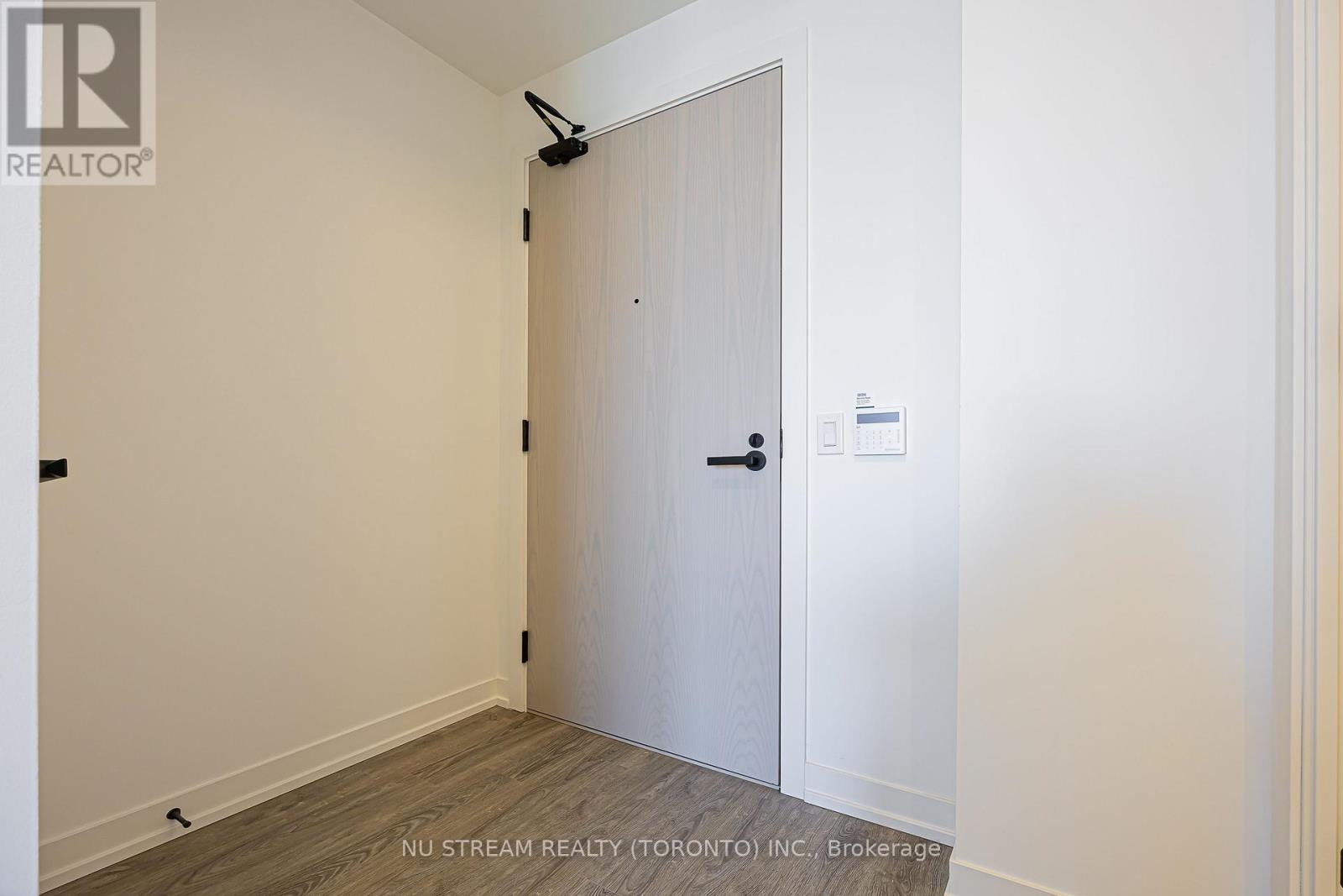 4106 - 8 Interchange Way, Vaughan, Ontario  L4K 0R2 - Photo 9 - N12620734