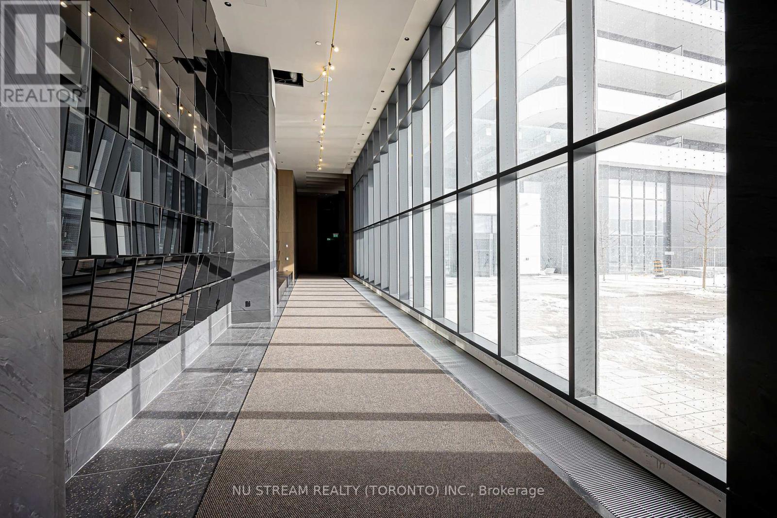 4106 - 8 Interchange Way, Vaughan, Ontario  L4K 0R2 - Photo 6 - N12620734