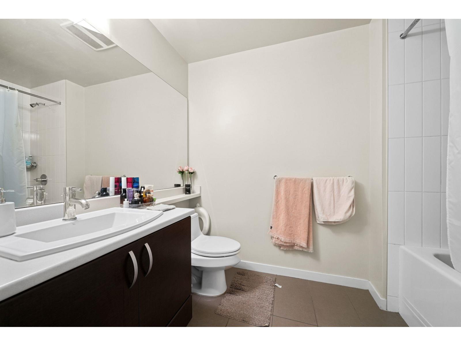 210 13728 108 Avenue, Surrey, British Columbia  V3T 0G2 - Photo 12 - R3073559