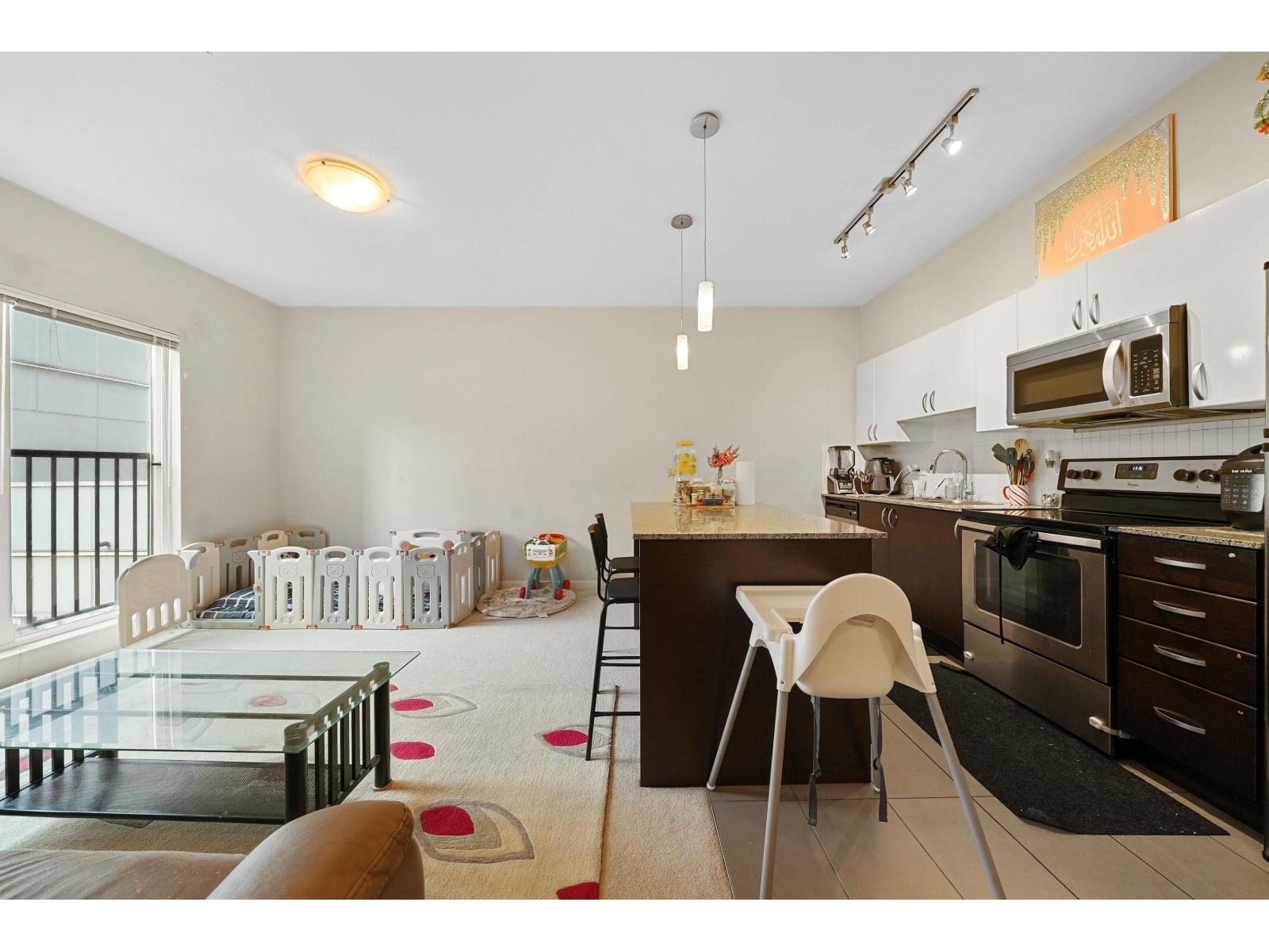 210 13728 108 Avenue, Surrey, British Columbia  V3T 0G2 - Photo 8 - R3073559