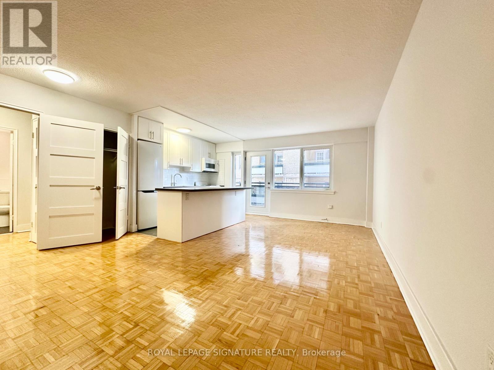 207 - 95 Lawton Boulevard, Toronto, Ontario  M4V 1Z8 - Photo 2 - C12615024