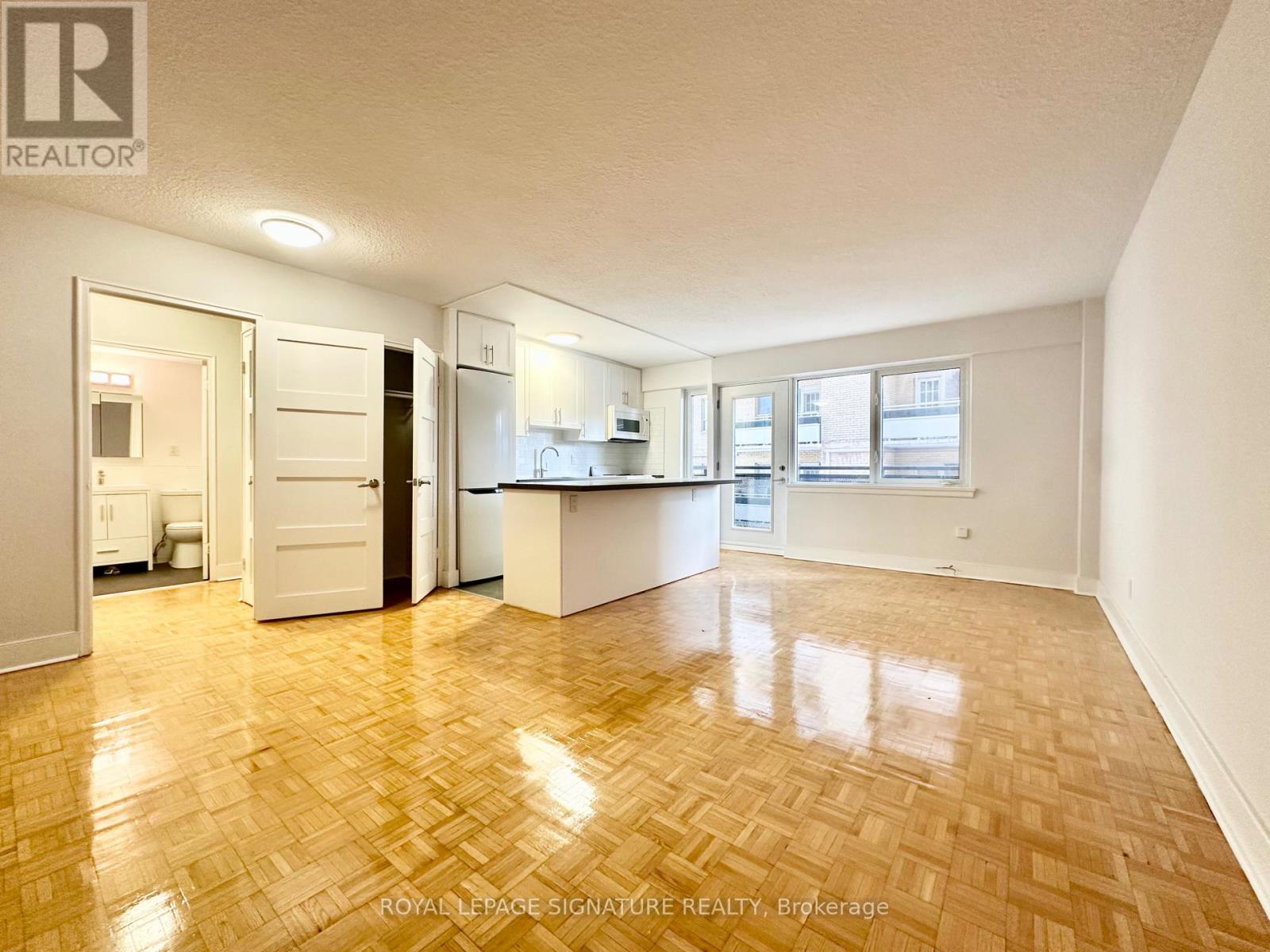 207 - 95 LAWTON BOULEVARD, Toronto, Ontario